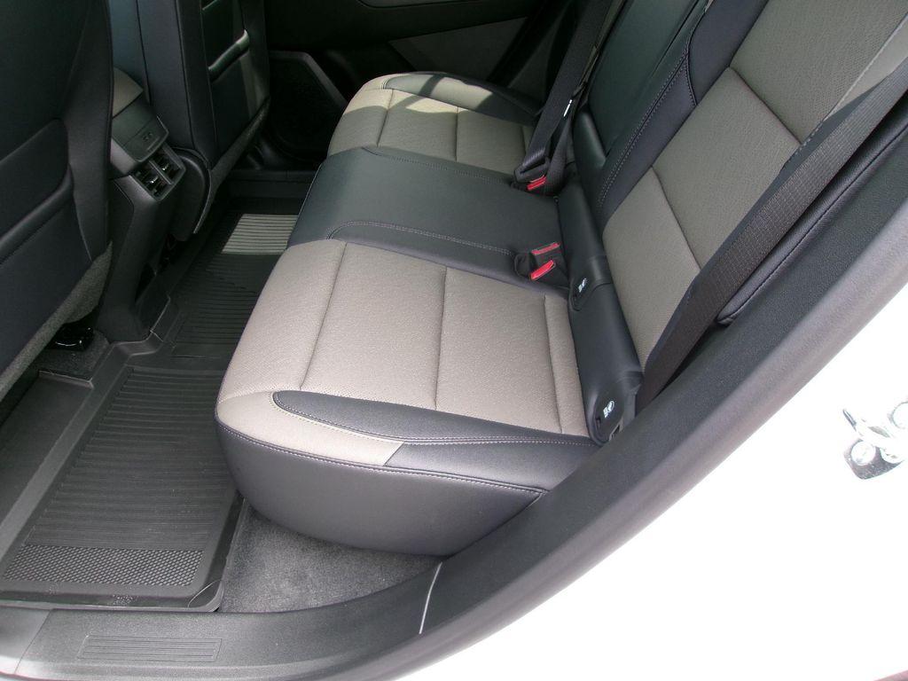 new 2026 Chevrolet Equinox car, priced at $31,999
