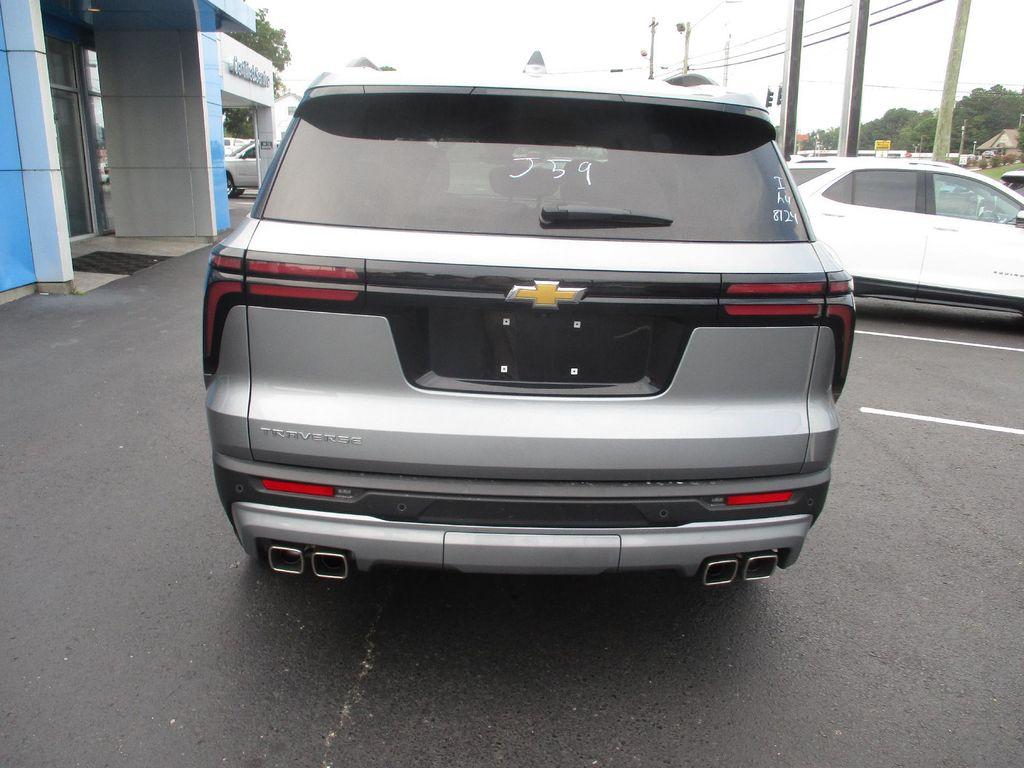 used 2025 Chevrolet Traverse car, priced at $35,999