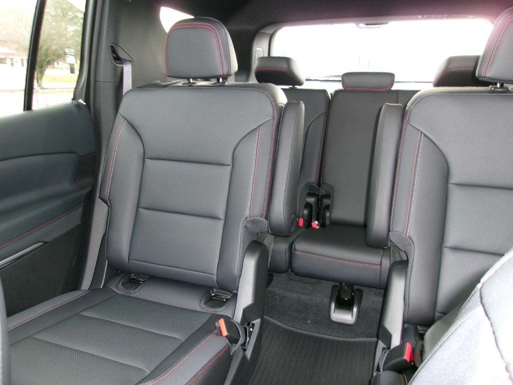 new 2026 Chevrolet Traverse car, priced at $49,499