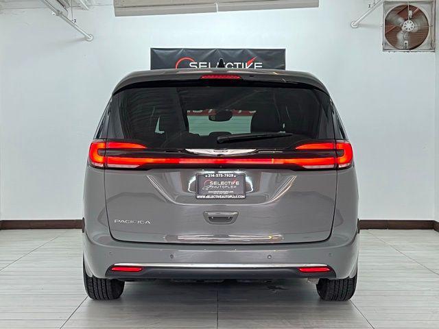 used 2025 Chrysler Pacifica car, priced at $28,496