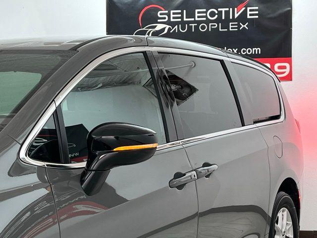 used 2025 Chrysler Pacifica car, priced at $28,496