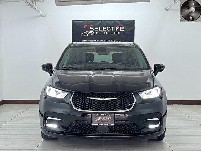 used 2024 Chrysler Pacifica car, priced at $27,996