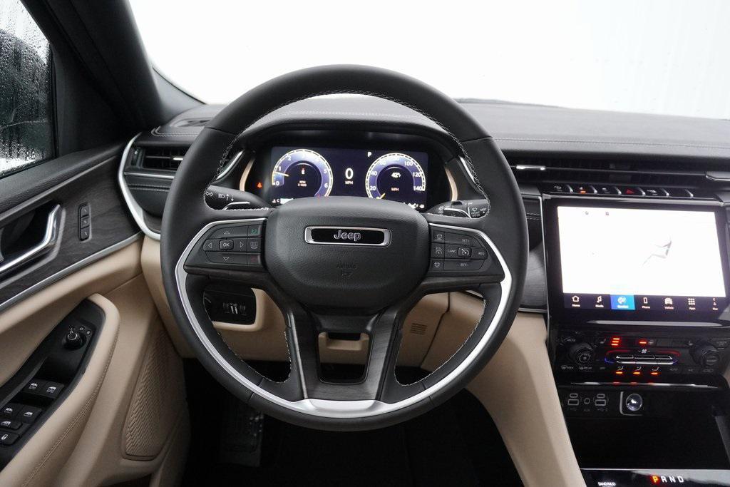 new 2025 Jeep Grand Cherokee car, priced at $42,727
