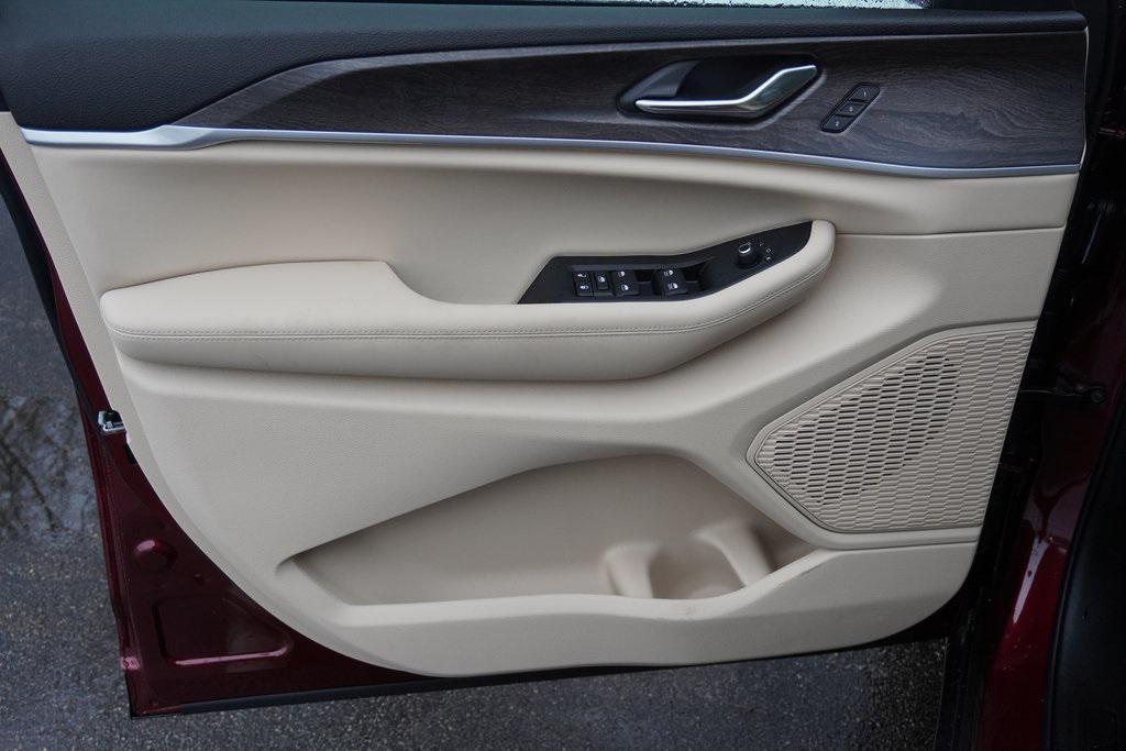 new 2025 Jeep Grand Cherokee car, priced at $42,727