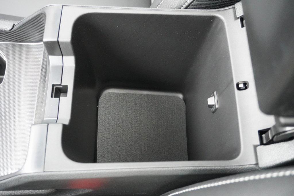 new 2025 Jeep Grand Cherokee car, priced at $40,240