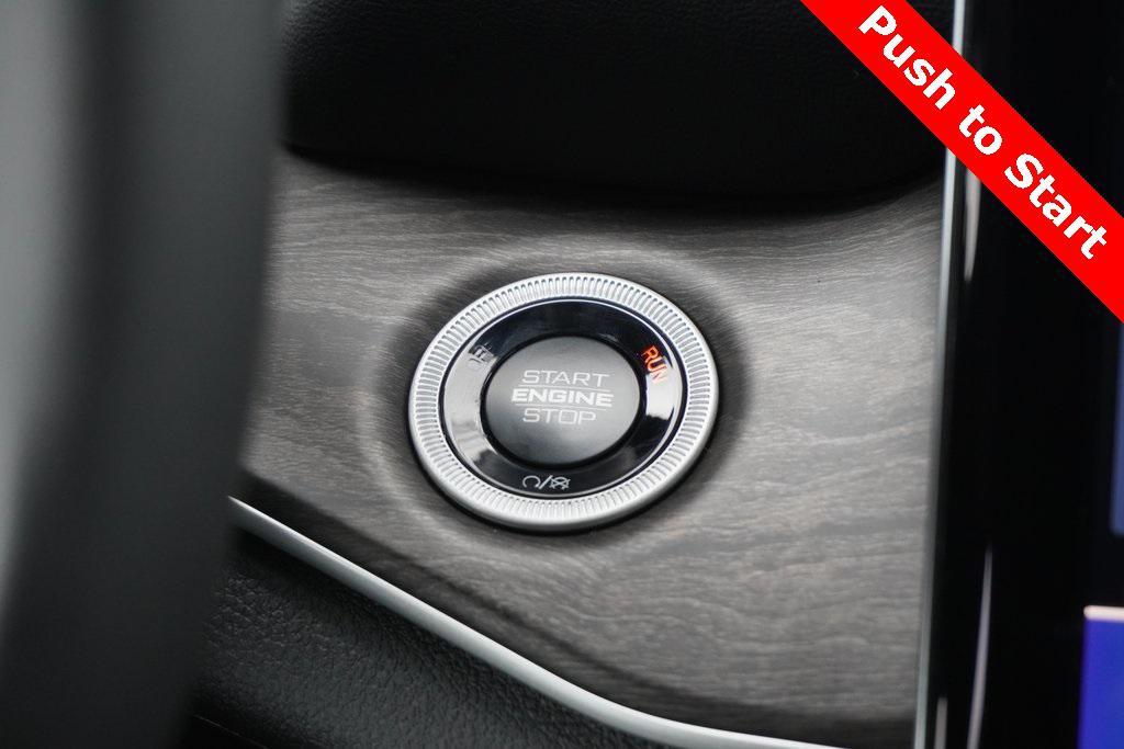 new 2025 Jeep Grand Cherokee car, priced at $46,018