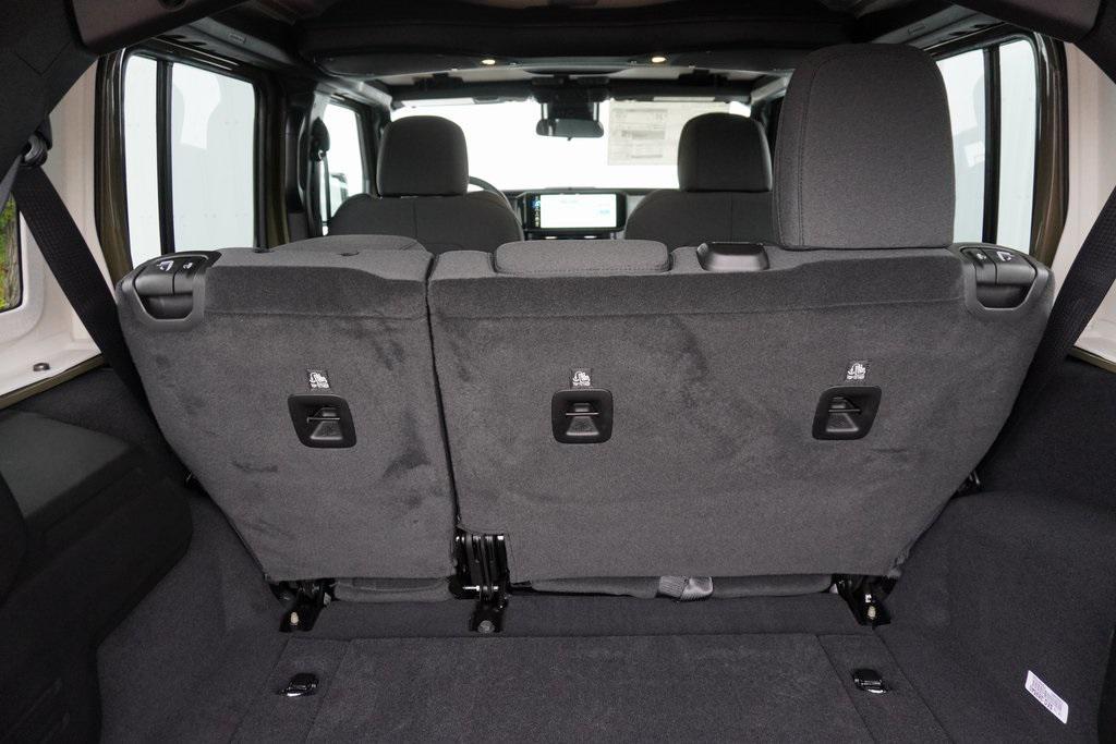 new 2025 Jeep Wrangler car, priced at $48,185