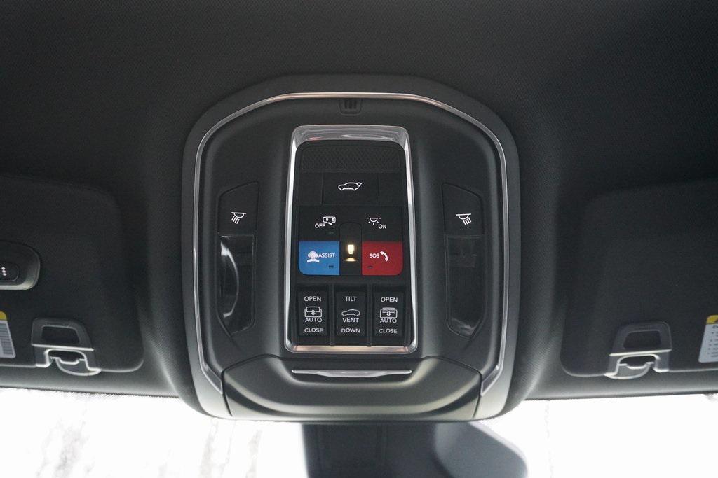 new 2025 Jeep Grand Cherokee car, priced at $46,480