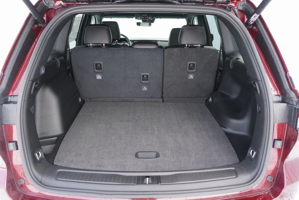 new 2025 Jeep Grand Cherokee car, priced at $38,052