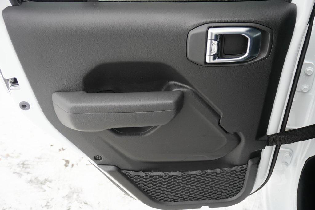 new 2026 Jeep Gladiator car, priced at $44,428