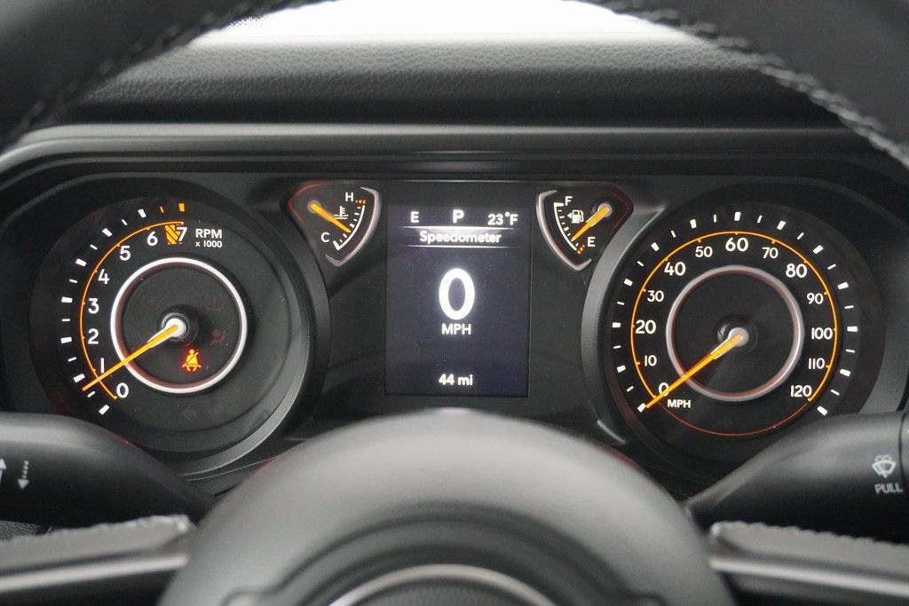 new 2026 Jeep Gladiator car, priced at $44,428