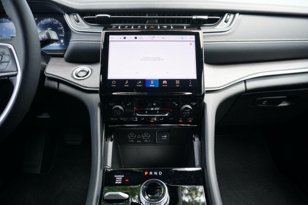 new 2025 Jeep Grand Cherokee L car, priced at $44,405