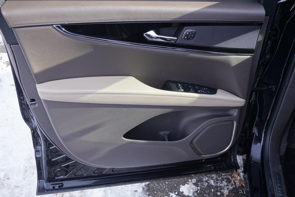 used 2023 Lincoln Nautilus car, priced at $32,600