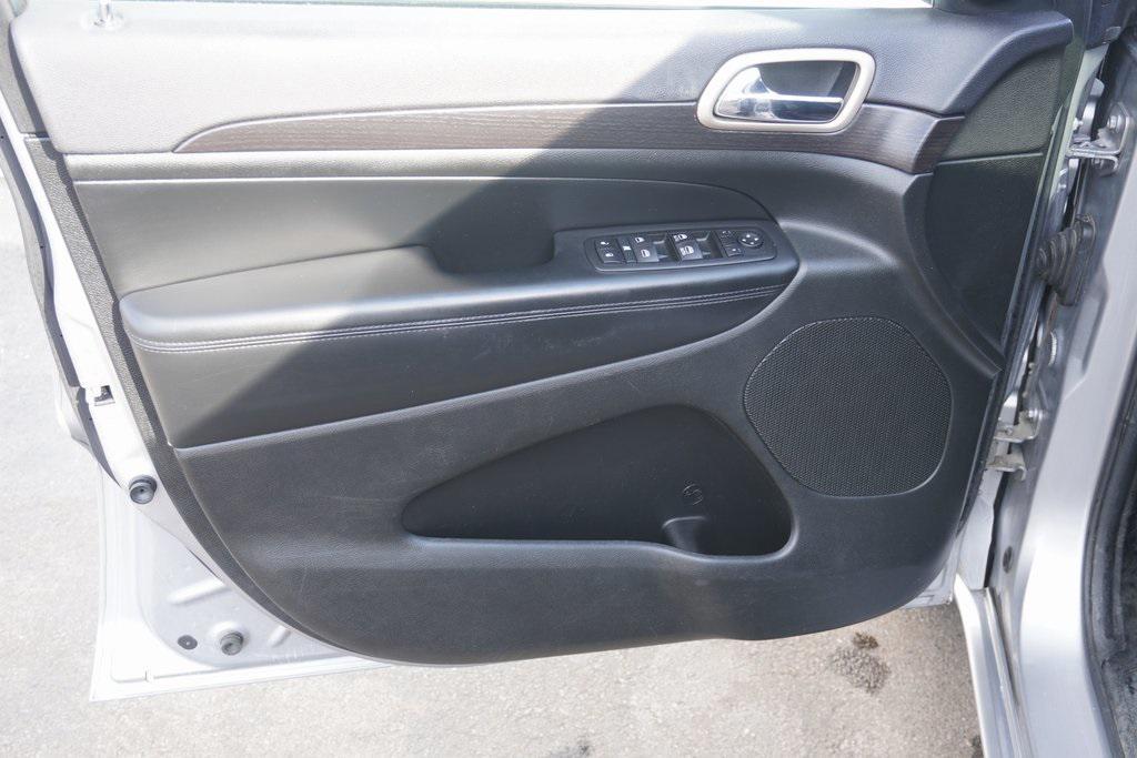 used 2015 Jeep Grand Cherokee car, priced at $13,500