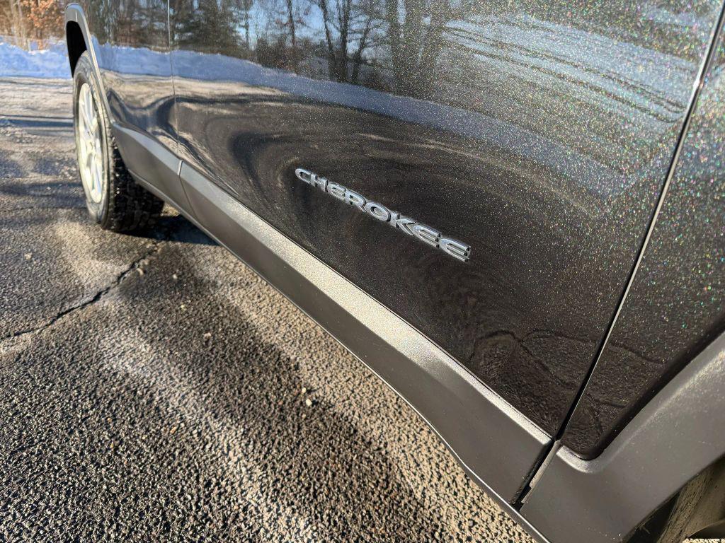 used 2014 Jeep Cherokee car, priced at $6,995