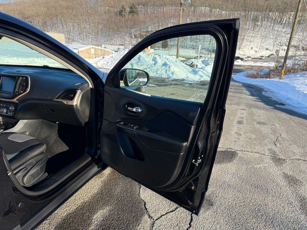 used 2014 Jeep Cherokee car, priced at $6,995