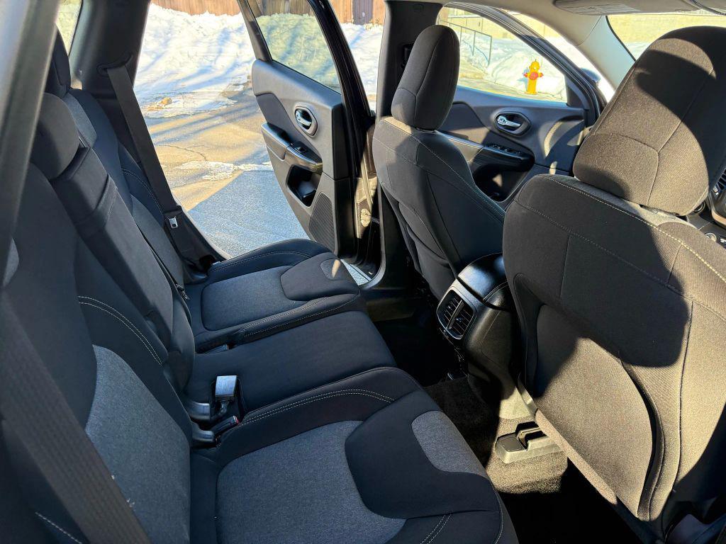 used 2014 Jeep Cherokee car, priced at $6,995