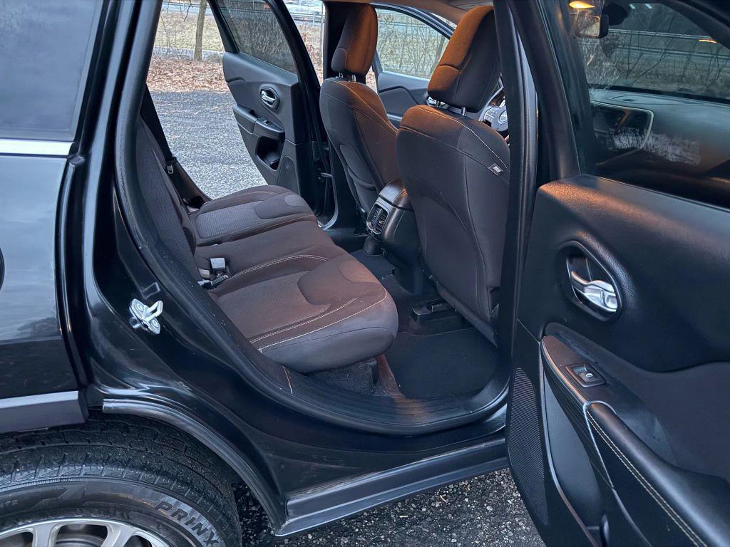 used 2016 Jeep Cherokee car, priced at $6,995