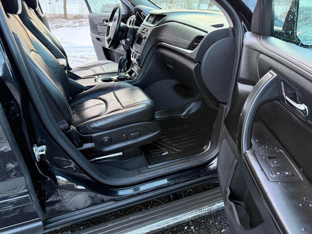 used 2015 Chevrolet Traverse car, priced at $6,795