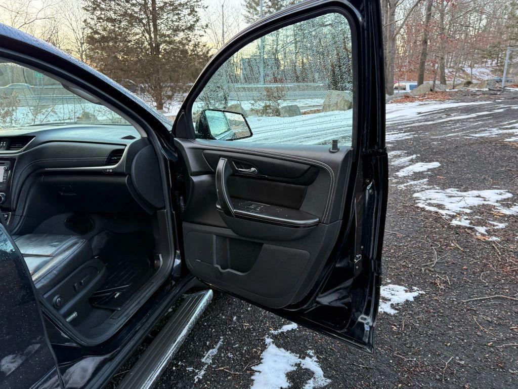 used 2015 Chevrolet Traverse car, priced at $6,795