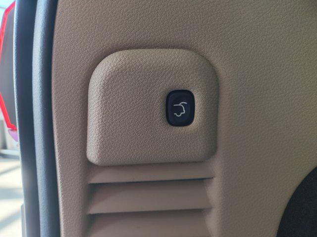 used 2017 Jeep Grand Cherokee car, priced at $15,234