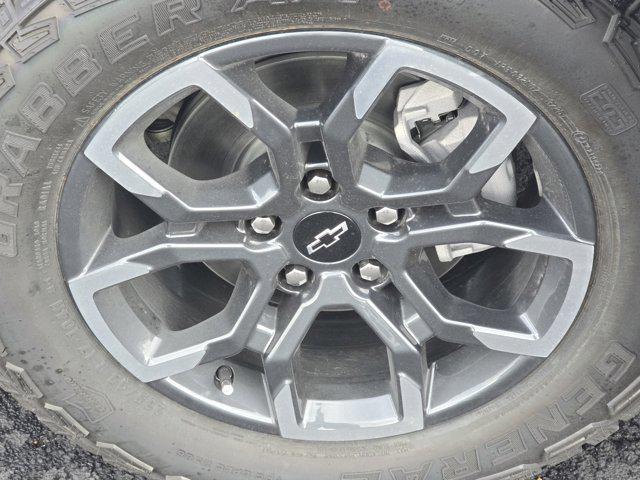 new 2026 Chevrolet Equinox car, priced at $33,512