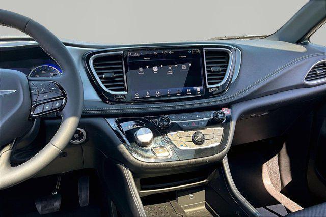 used 2026 Chrysler Pacifica car, priced at $36,492