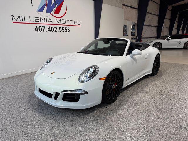 Porsche 911 view 17