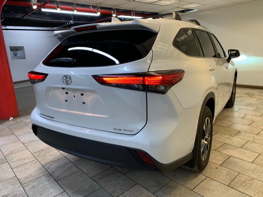 used 2023 Toyota Highlander car, priced at $34,884