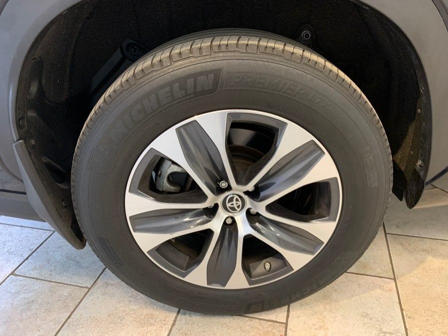 used 2023 Toyota Highlander car, priced at $37,884