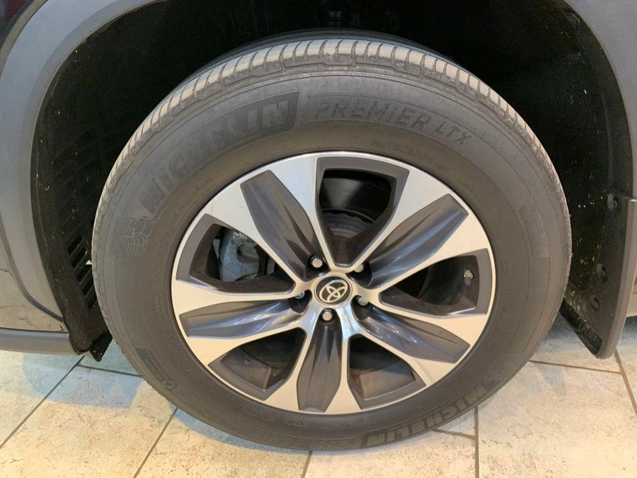 used 2023 Toyota Highlander car, priced at $37,884