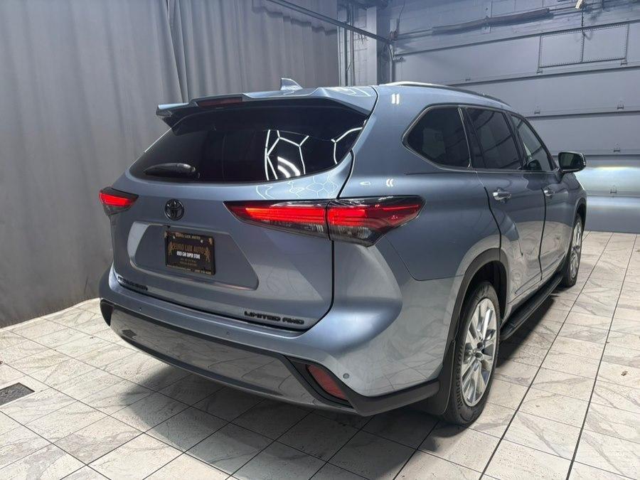 used 2022 Toyota Highlander car, priced at $33,595