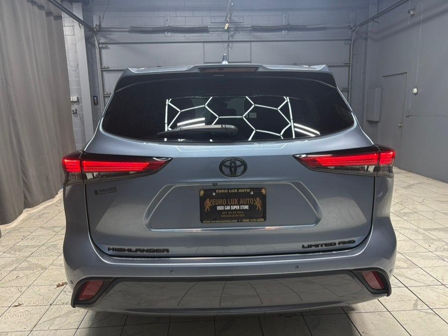 used 2022 Toyota Highlander car, priced at $33,595