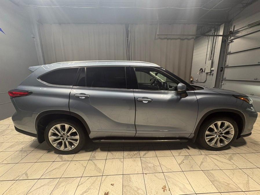used 2022 Toyota Highlander car, priced at $33,595