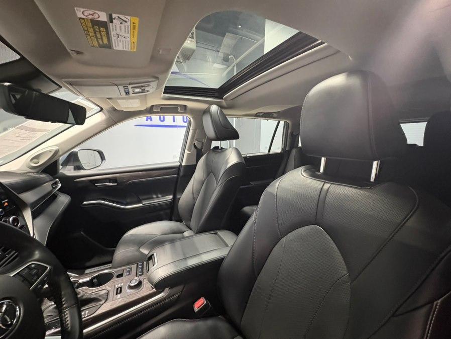used 2022 Toyota Highlander car, priced at $33,595