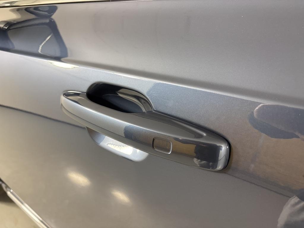 new 2026 Volvo XC90 Plug-In Hybrid car, priced at $83,205