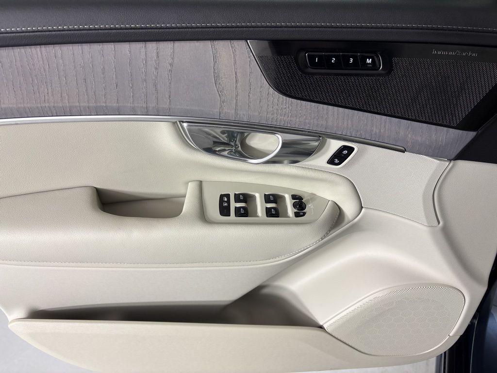 new 2026 Volvo XC90 Plug-In Hybrid car, priced at $83,205