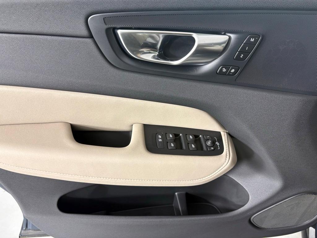 new 2026 Volvo XC60 car, priced at $56,105