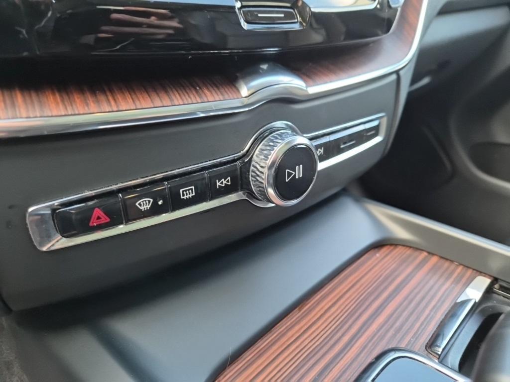 used 2023 Volvo XC60 car, priced at $31,000