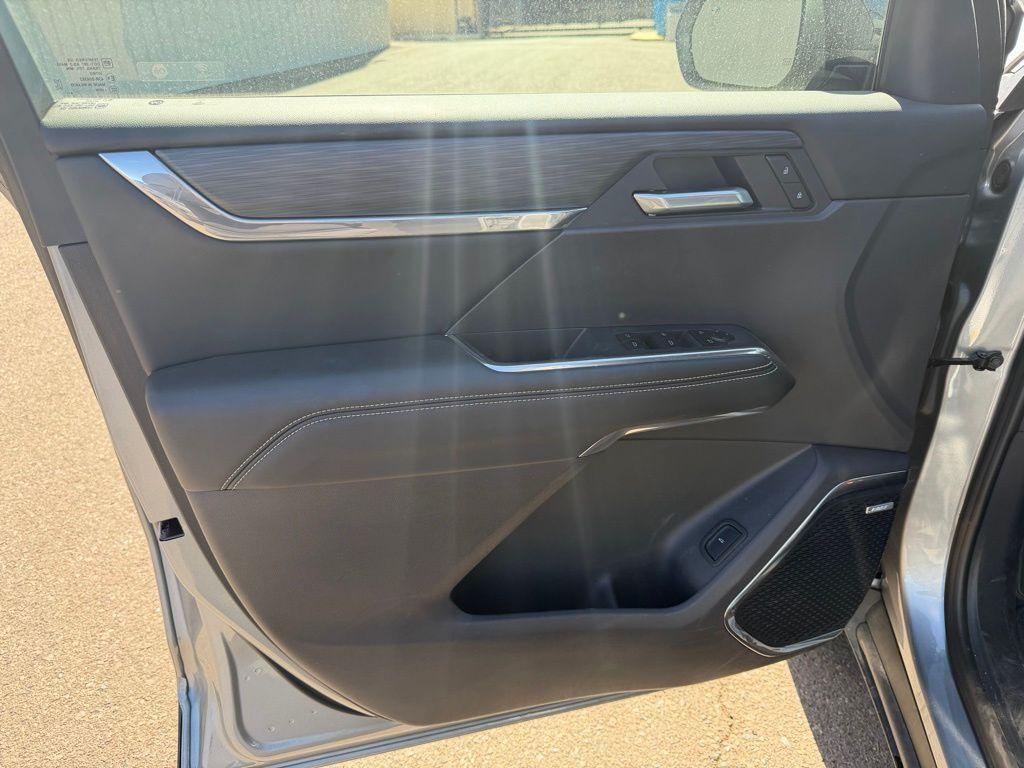 used 2025 GMC Acadia car, priced at $35,000