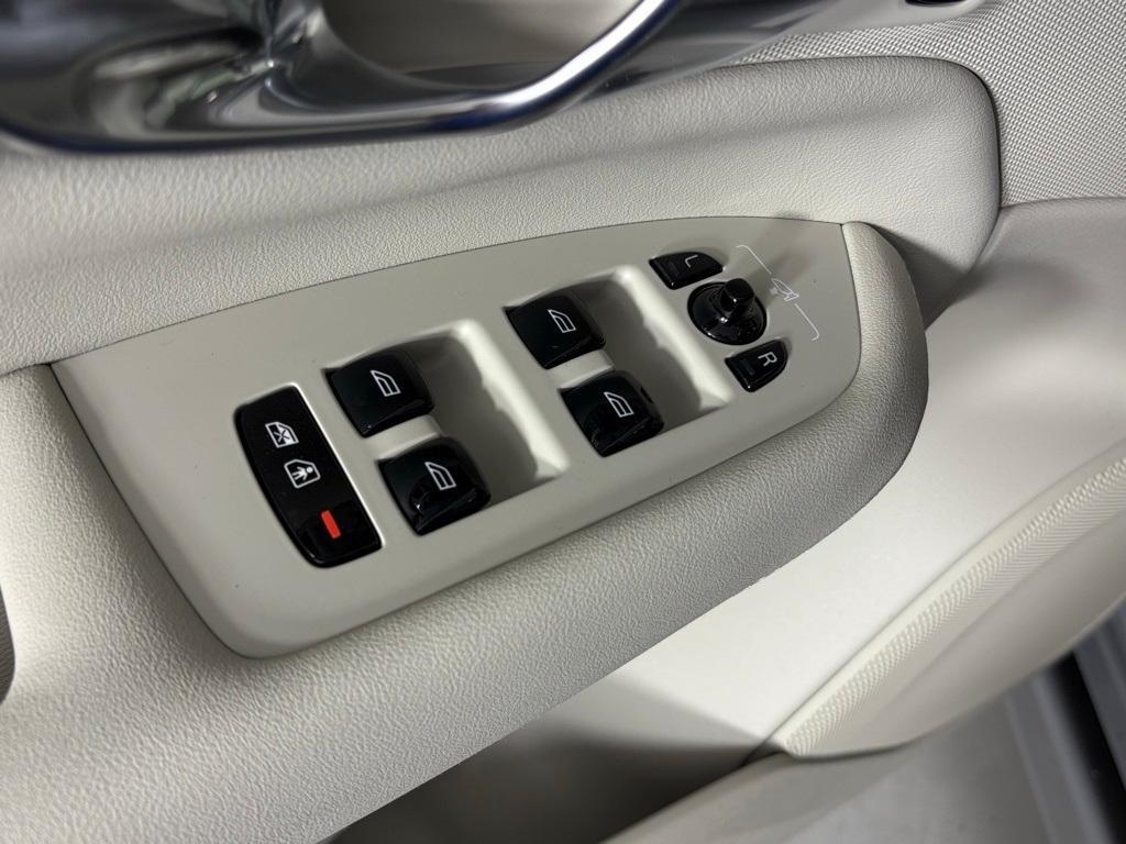 new 2026 Volvo XC90 Plug-In Hybrid car, priced at $83,625