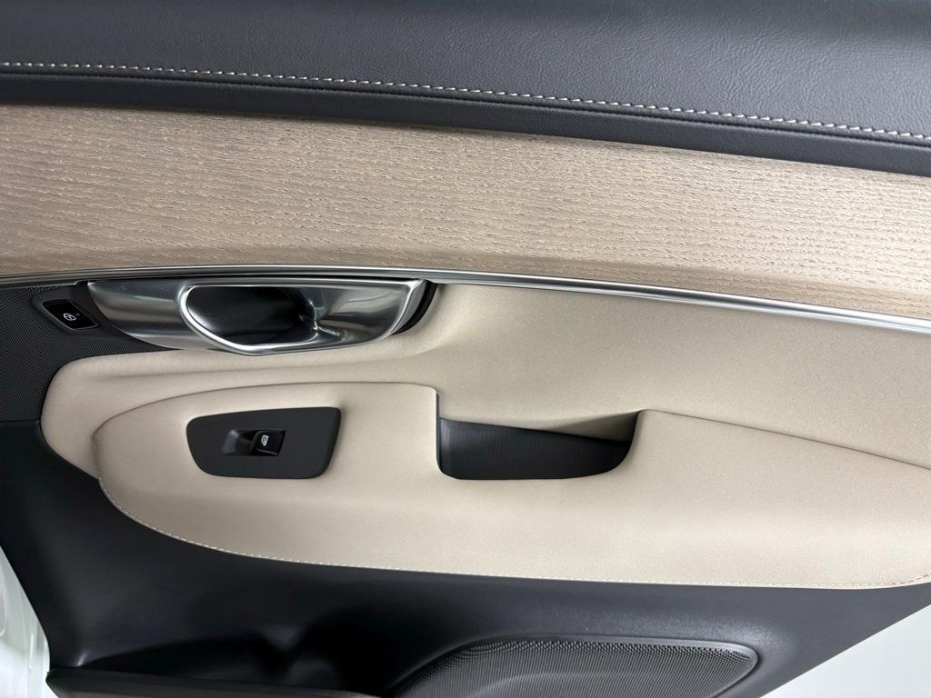 new 2026 Volvo XC90 car, priced at $65,235