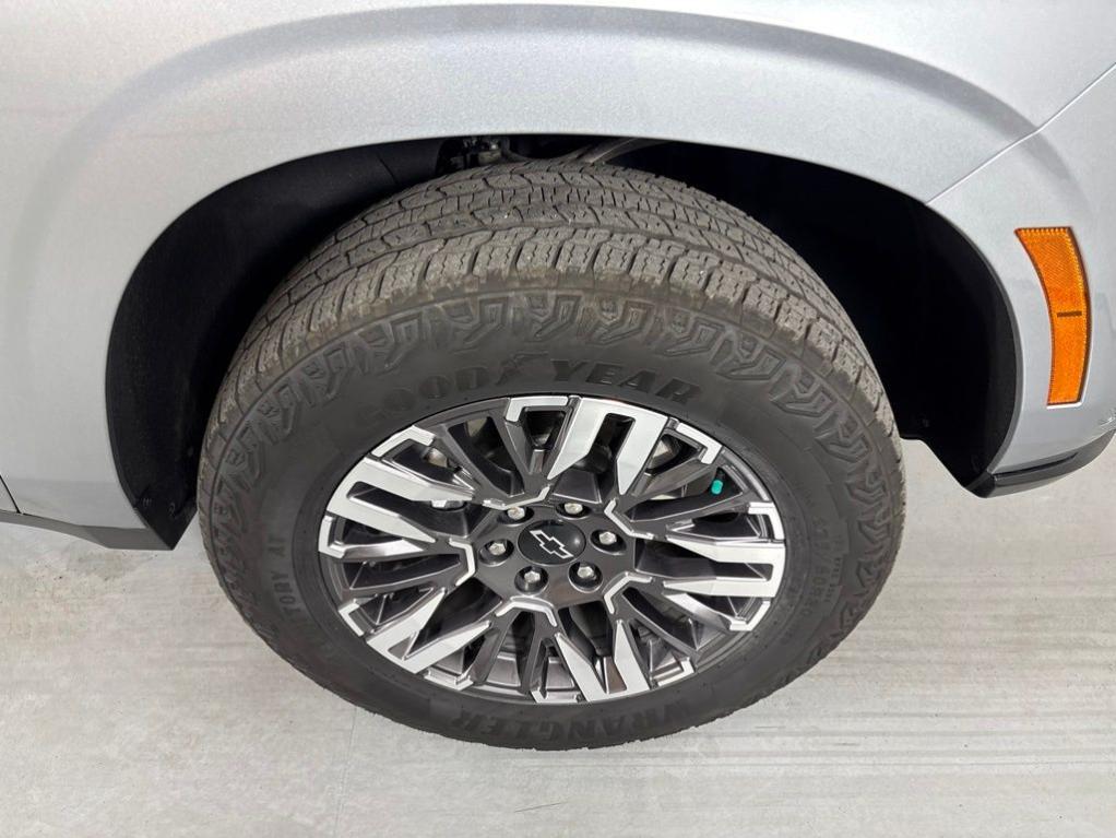 used 2025 Chevrolet Suburban car, priced at $61,599