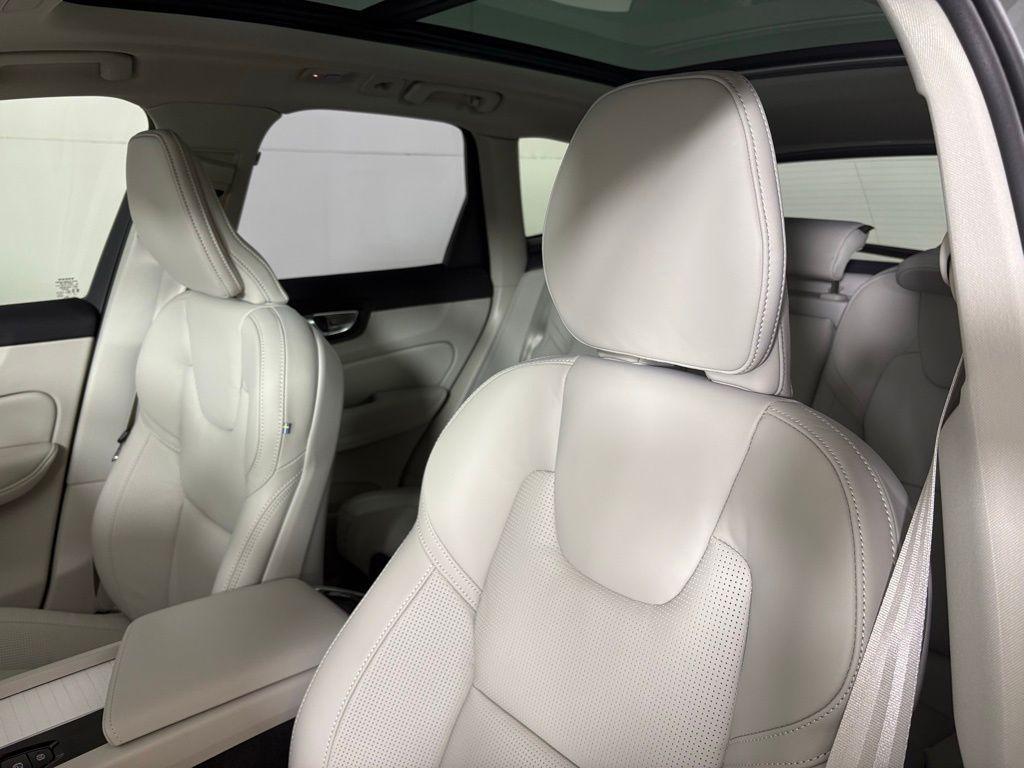 new 2026 Volvo XC60 car, priced at $61,775