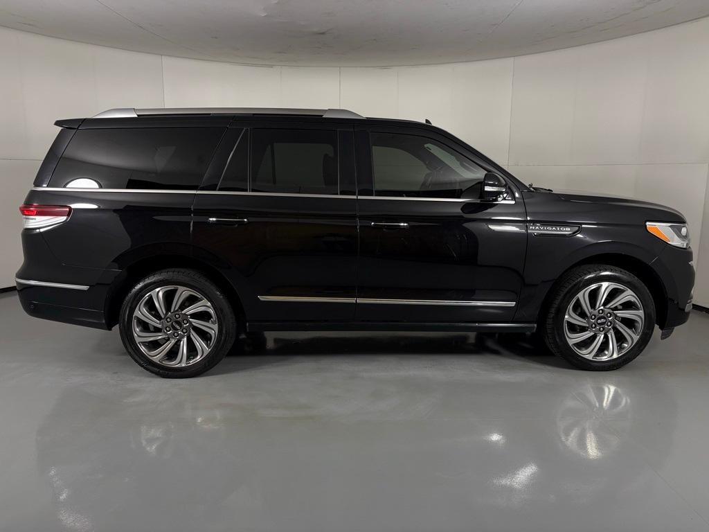 used 2024 Lincoln Navigator car, priced at $60,000