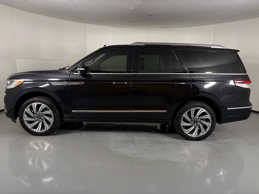 used 2024 Lincoln Navigator car, priced at $60,000