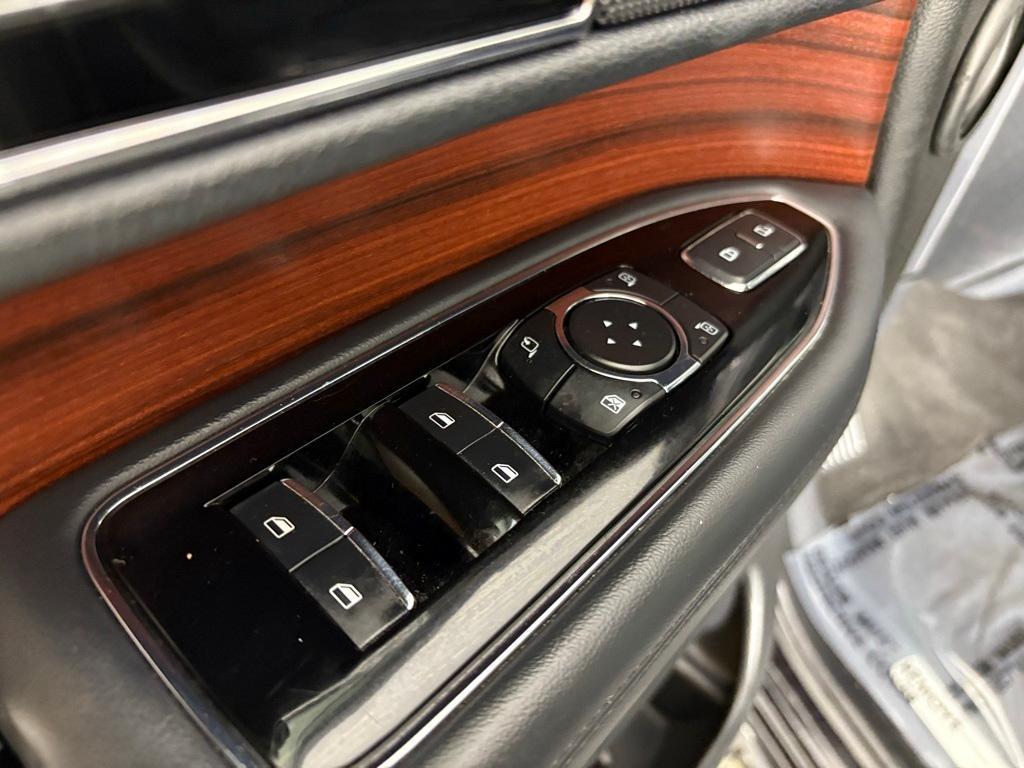 used 2024 Lincoln Navigator car, priced at $60,000