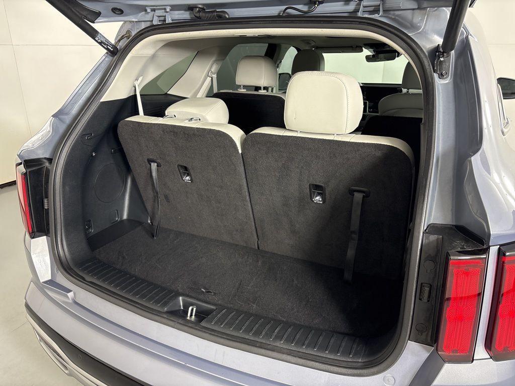 used 2023 Kia Sorento car, priced at $28,400
