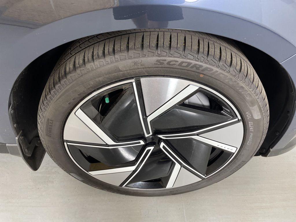 new 2025 Volvo EX90 car, priced at $79,624