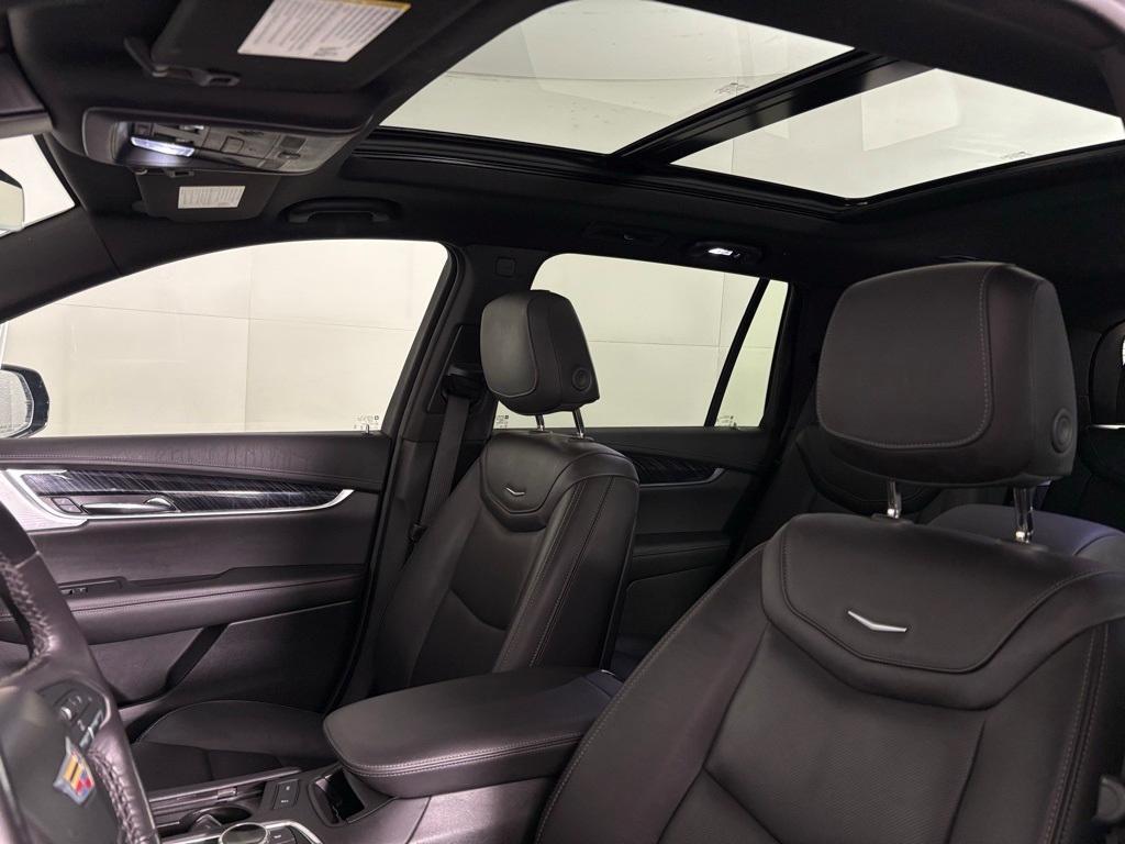 used 2025 Cadillac XT6 car, priced at $41,000
